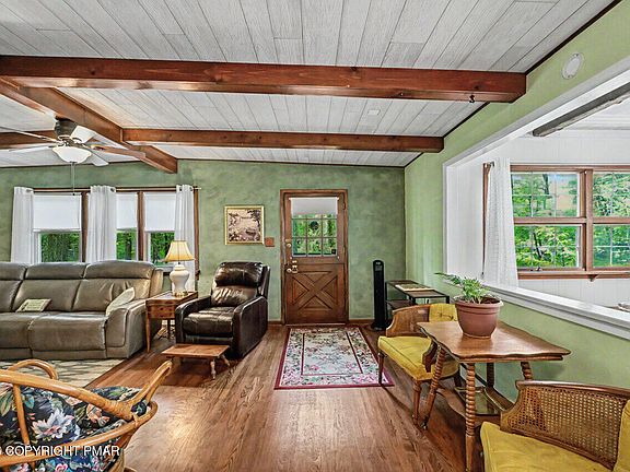 4th image of 122 Sweet Briar Rd