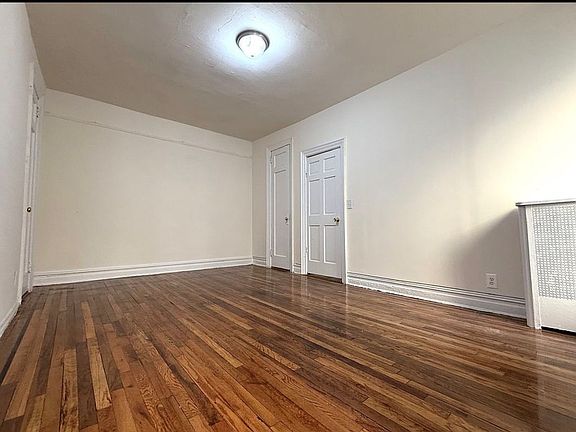 4th image of 1401 W 4th St #1