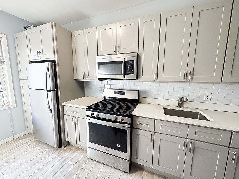 1st image of 3120 28th Ave #2