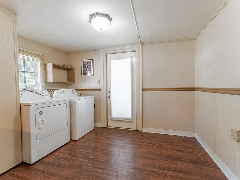 1105 Aime St — Photo 4