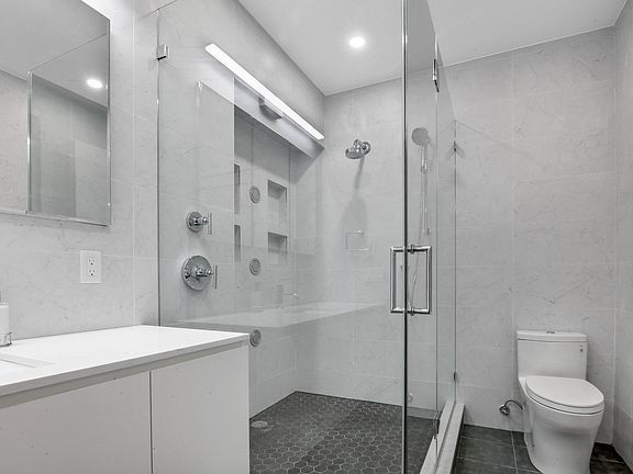 3rd image of 21 E 66th St APT 8E