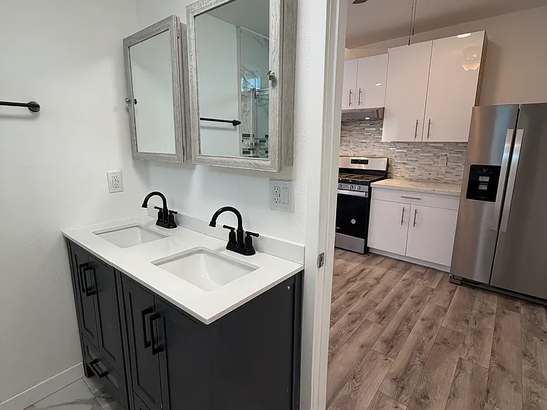 13950 Hesperia Rd #3B — Photo 10