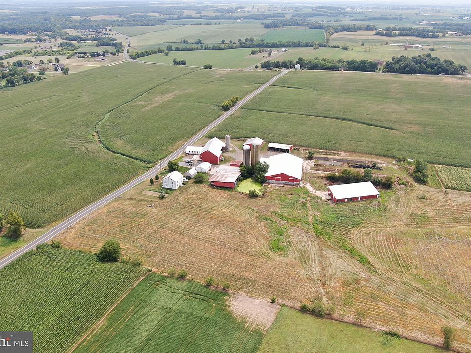 1st image of 3765 Pioneer Dr