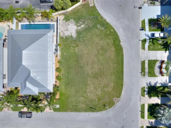 116 Wimbledon Ct #44, Saint Petersburg, FL 33708