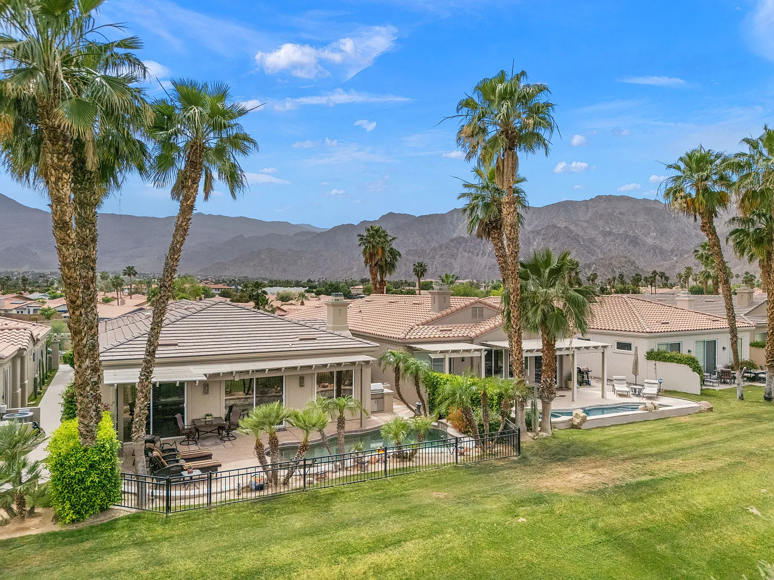 3 bed, 2000 sqft, $4,200 — Photo 2