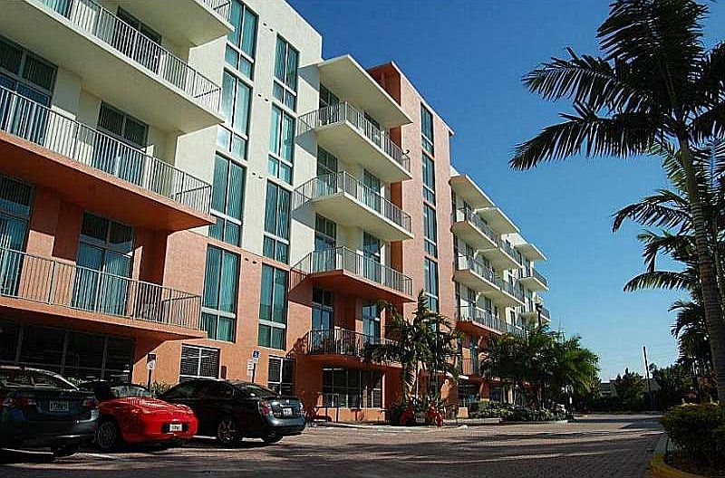 1st image of 2100 Van Buren St APT 418