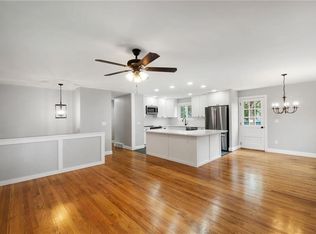 770 Metacom Ave, Bristol, RI 02809