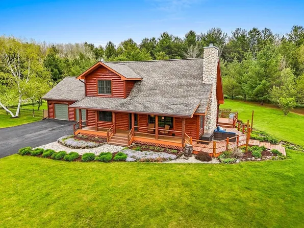 7033 Overlook Ter, Sturgeon Bay, WI 54235