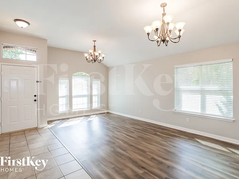 6908 Edgefield Dr — Photo 4