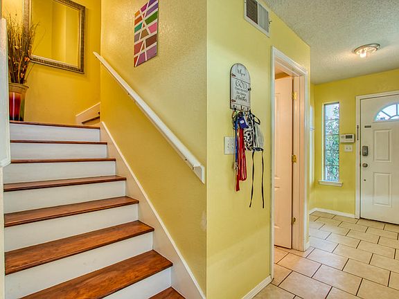 2nd image of 11901 Mesquite Rock Dr