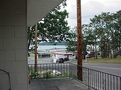 2nd image of 920 SE Midway Blvd