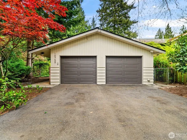 10758 Ashworth Avenue N, Seattle, WA 98133