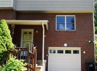 532 Pine Line Dr, Pittsburgh, PA