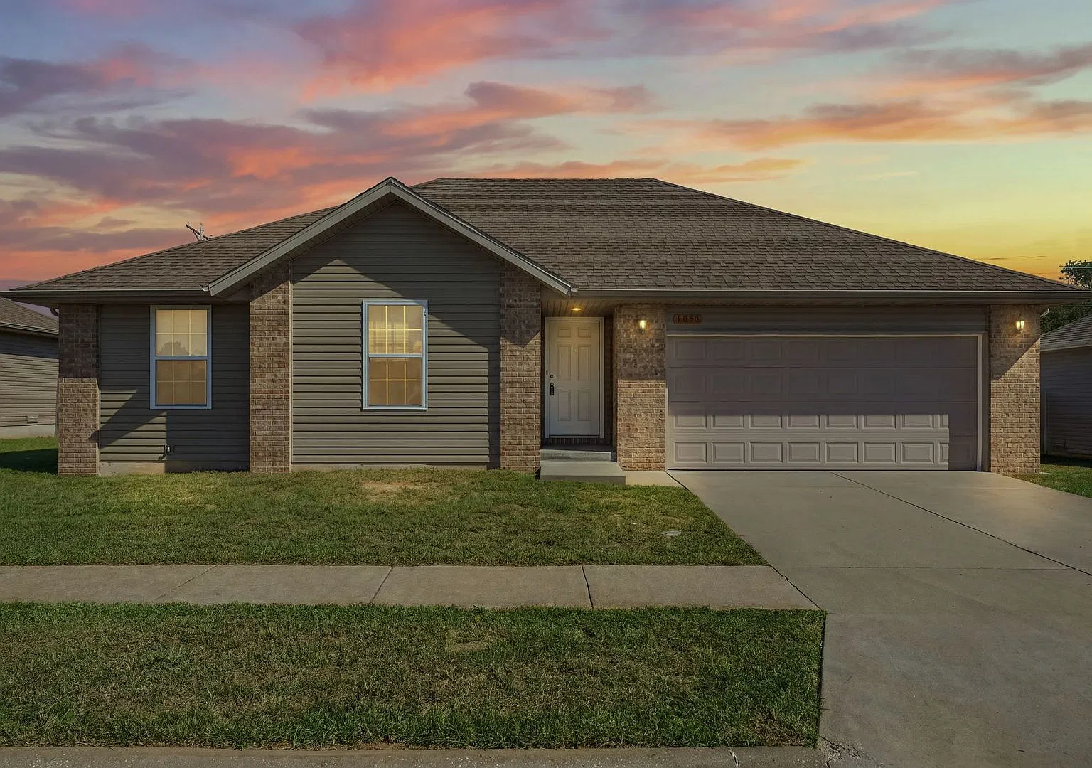 3 Bedroom Rental Home with fully fenced yard! Willard School District — Photo 2