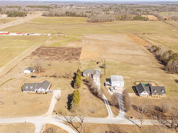 2nd image of 185 Leath Ln