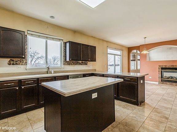 5th image of 39410 Castleford Ln