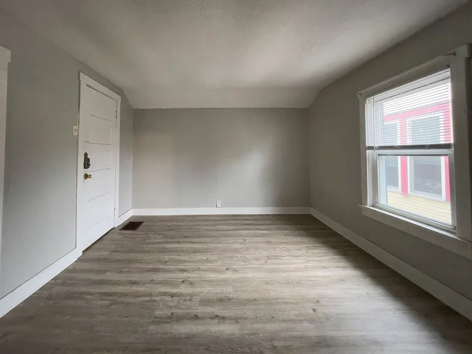 808 W Beechwood Ave