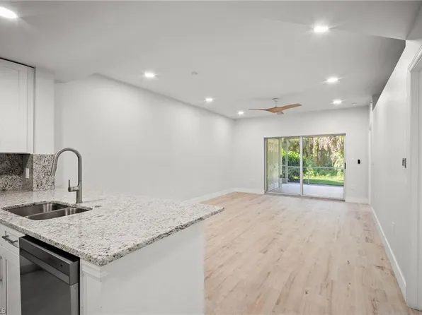 4450 Botanical Place Cir #6, Naples, FL 34112