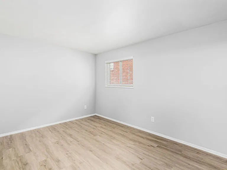 611 Riverview Dr #I — Photo 14