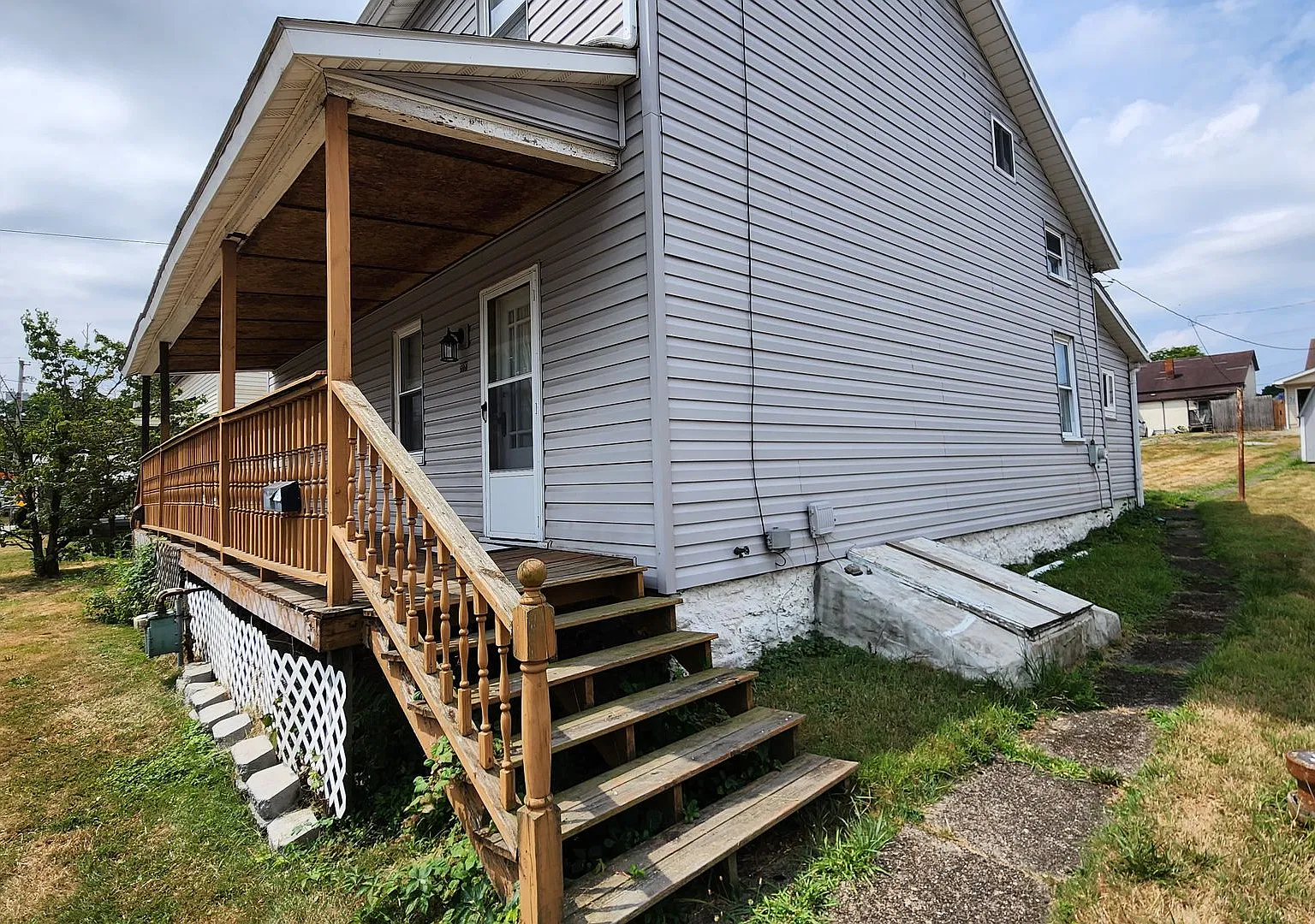 Available NOW! 1 Bed 1 Bath Home — Photo 2