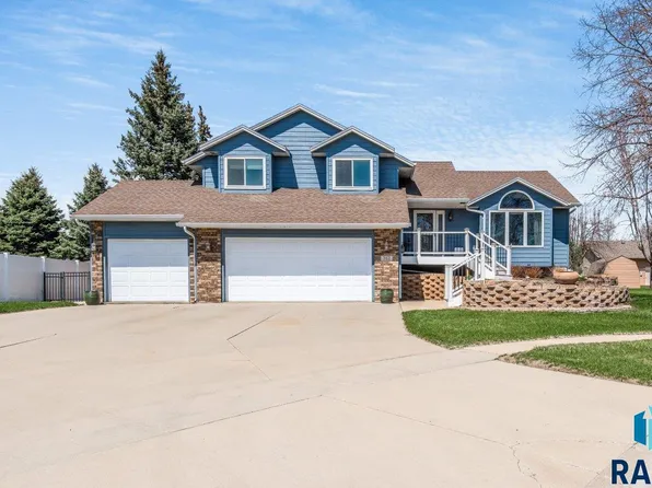 312 W Parkview Ct, Brandon, SD 57005