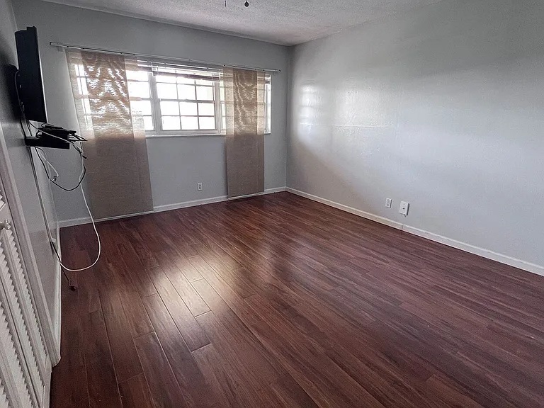 3050 N Course Dr — Photo 8