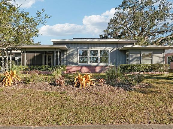 5th image of 349 Scott Ave