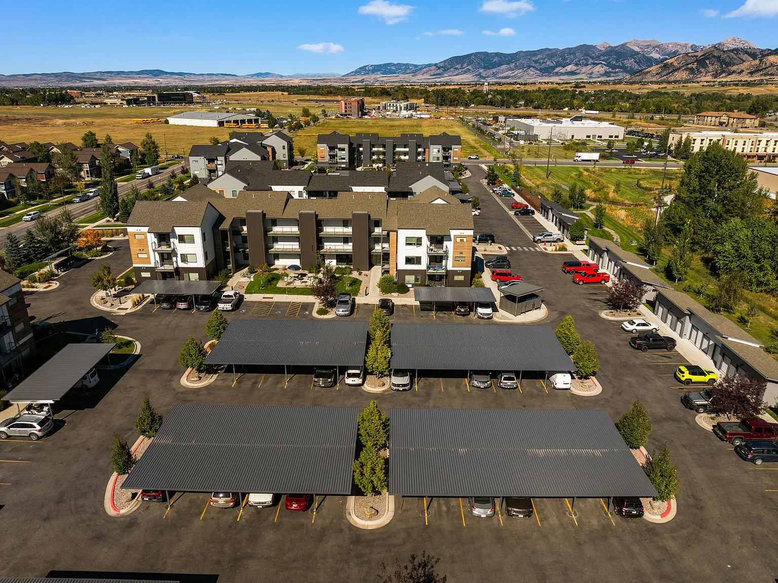 Creekside Apartments — Photo 4