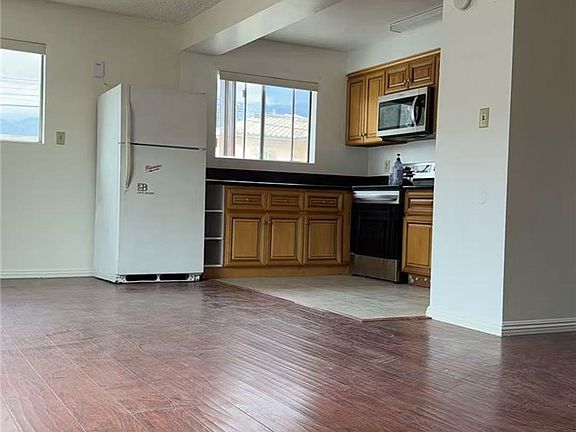 3rd image of 33 Bonita St #4