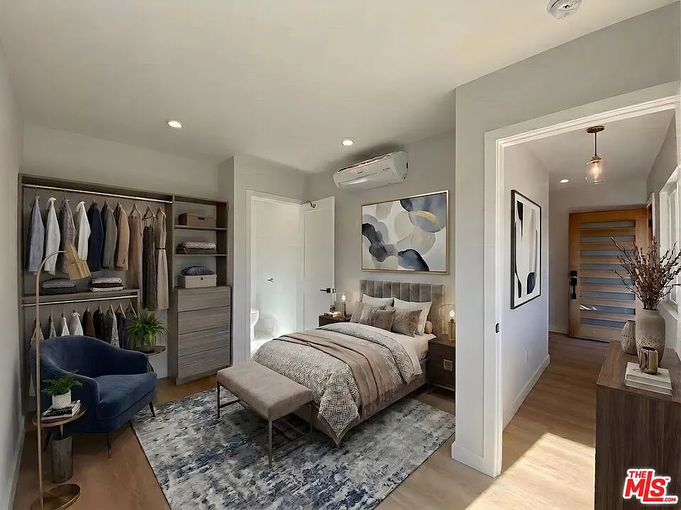 2 bed, 2.0 bath, 700 sqft, $2,695 — Photo 3