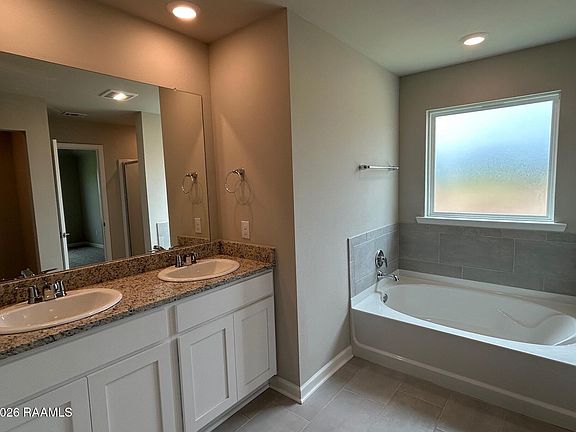 3rd image of 112 Esson Dr