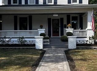 805 Jackson St, Macon, MO 63552