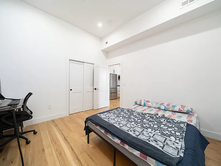 27 Corbin Ave #6 — Photo 7