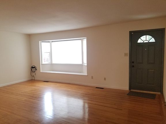 3rd image of 1075 W Remington Dr