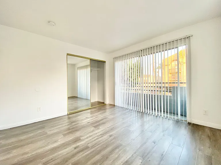 Electro Apartments - WSP 833 Berendo LLC — Photo 32