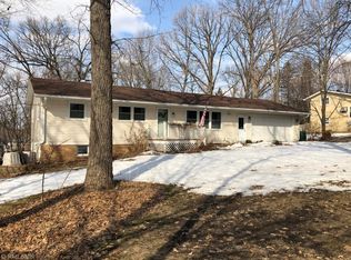 320 10th St NW, Milaca, MN 56353