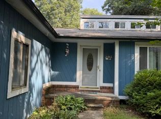 3255 McCluskey Dr, Pinckney, MI 48169