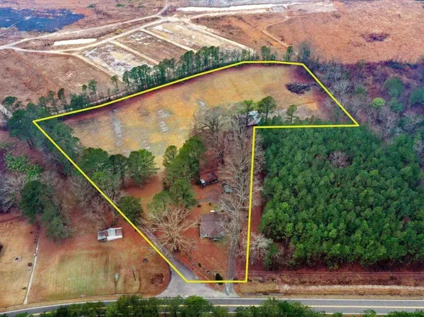 2502 Devils Racetrack Rd, Four Oaks, NC 27524
