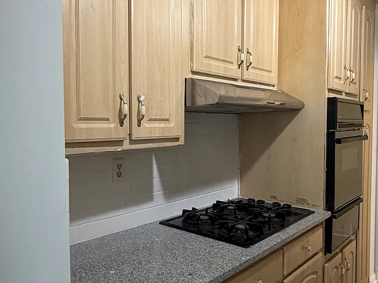 201 Saint Pauls Ave #5G — Photo 17