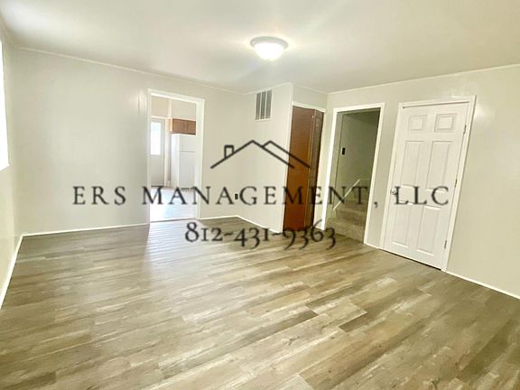 3rd image of 723 E Florida St