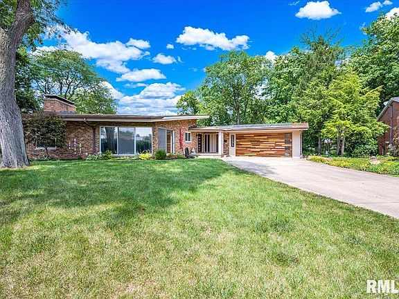 2nd image of 2535 N Rockwood Dr