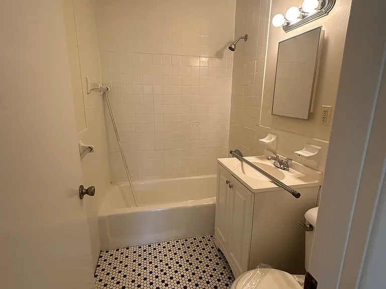26 Whites Ave #13 — Photo 6