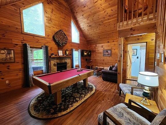 3rd image of 1755 Mountain View Ct