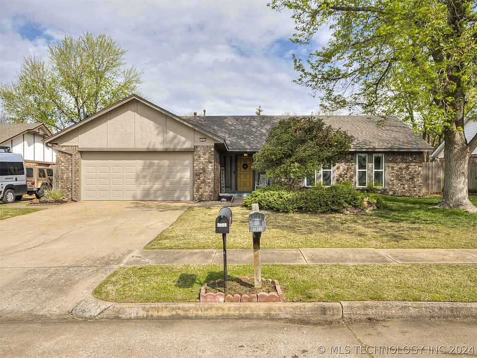 1st image of 2904 E Fort Worth St
