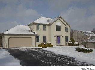 7885 E Ridge Pointe Dr, Fayetteville, NY 13066