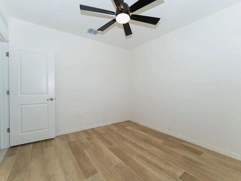138 SW Carter Ave — Photo 25