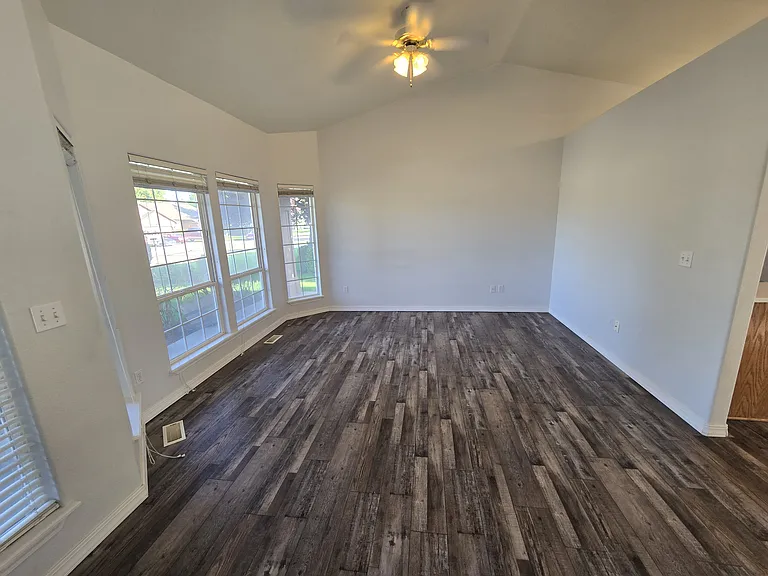2262 N Aronmink Way — Photo 3