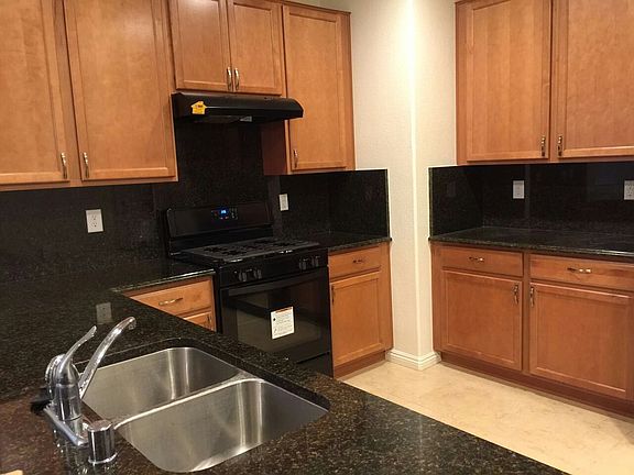 2nd image of 10627 Country Knoll Way
