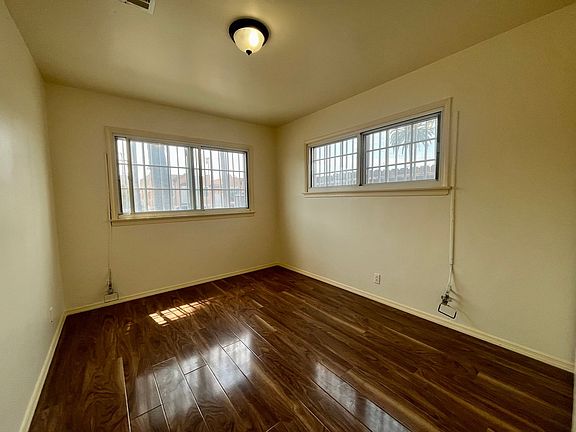 5th image of 1307 W 101st St #1311