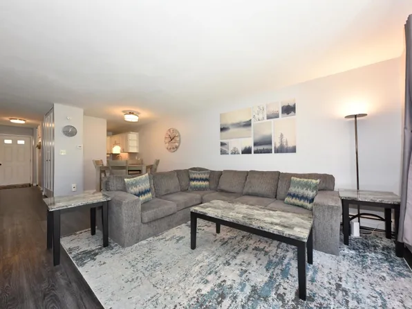 11926 West Mill ROAD #11, Milwaukee, WI 53225